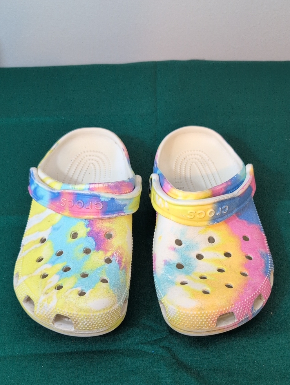 CROCS Woman's  Tie-Dye Classic Clog in Yellow Blue Pink